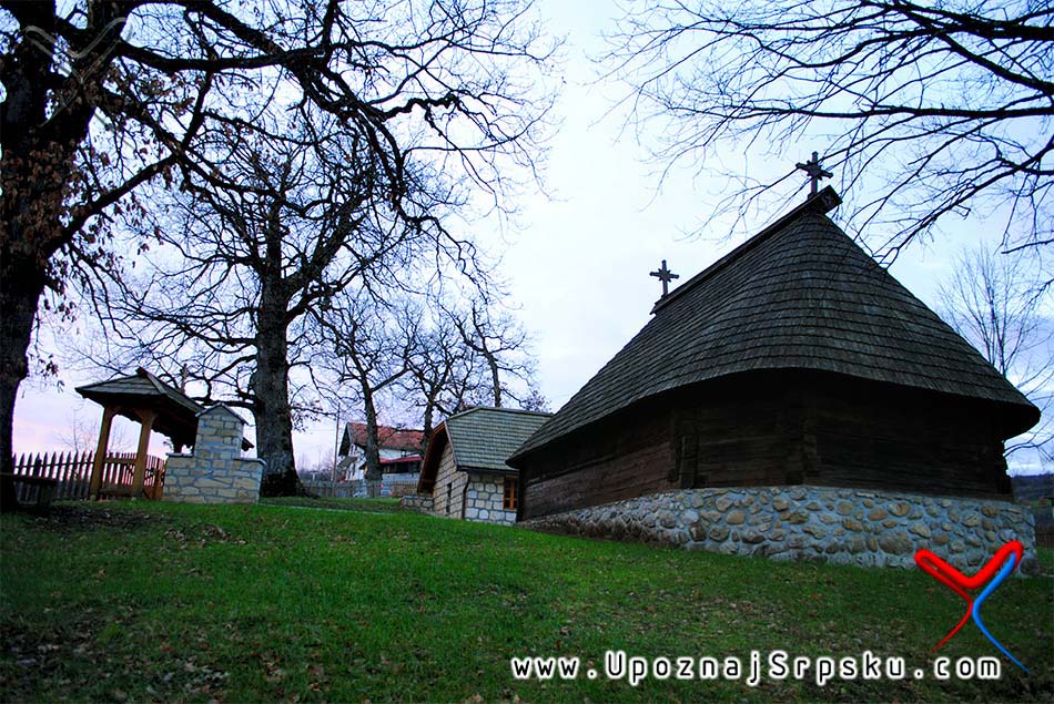 Црква брвнара у Товиловићима