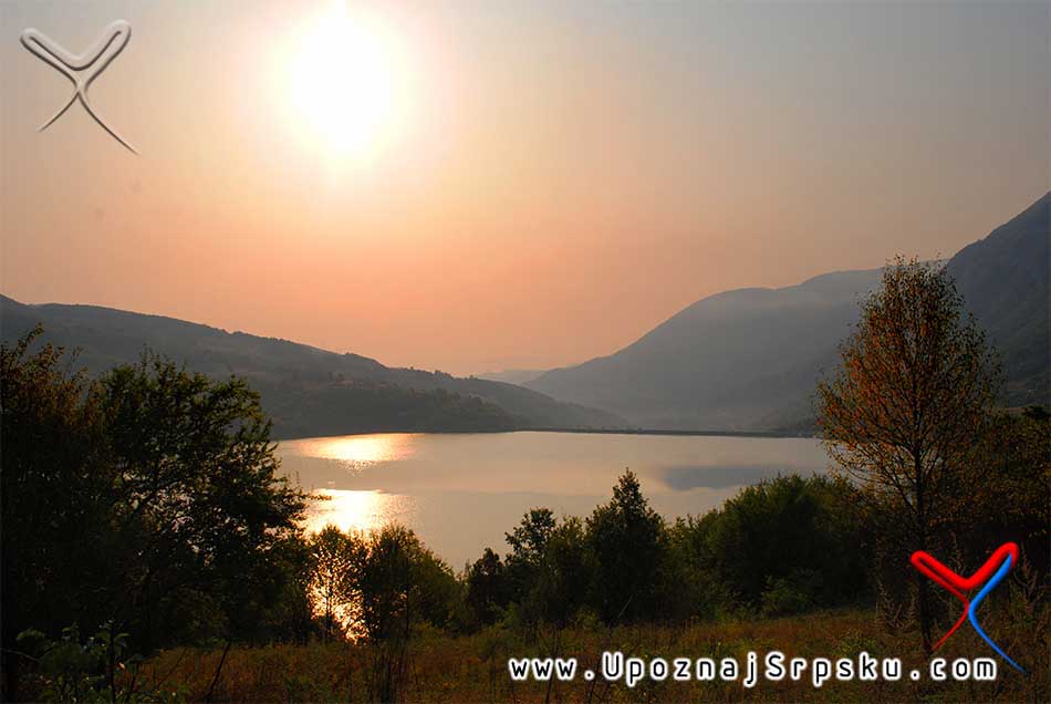 Perućačko jezero 