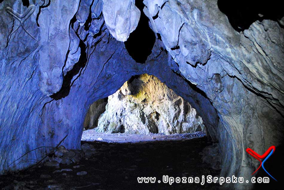 Соколачка пећина